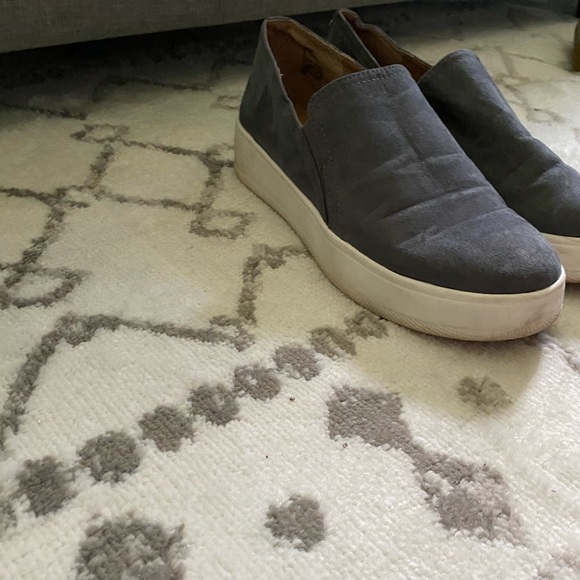 Steve Madden slip on shoes- Charcoal gray - Picture 2 of 4